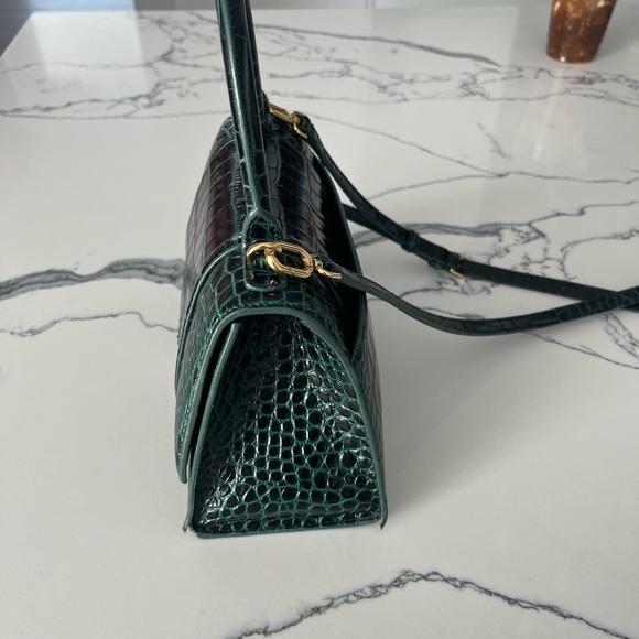 Hourglass Small Handbag in dark green shiny crocodile embossed calfskin. - Picture 3 of 8